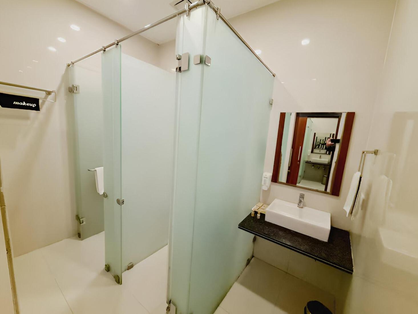 Hotel Aram Jamnagar Exterior photo