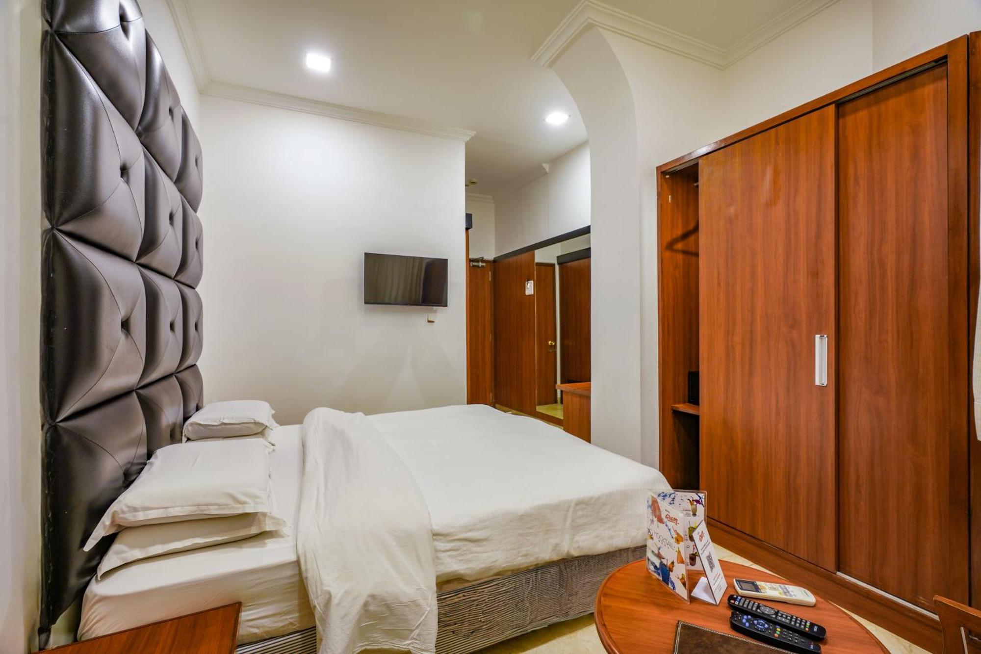 Hotel Aram Jamnagar Exterior photo