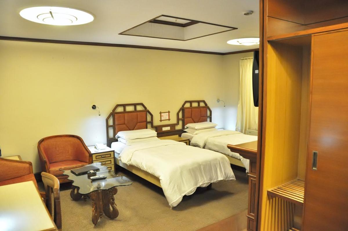 Hotel Aram Jamnagar Exterior photo