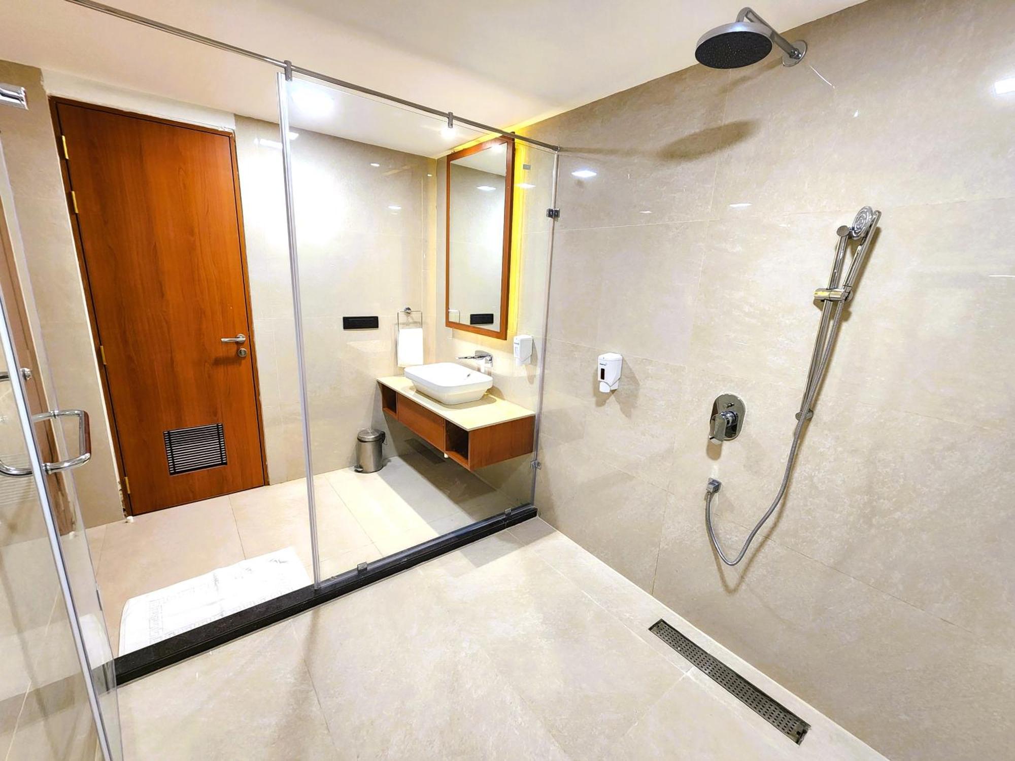 Hotel Aram Jamnagar Exterior photo
